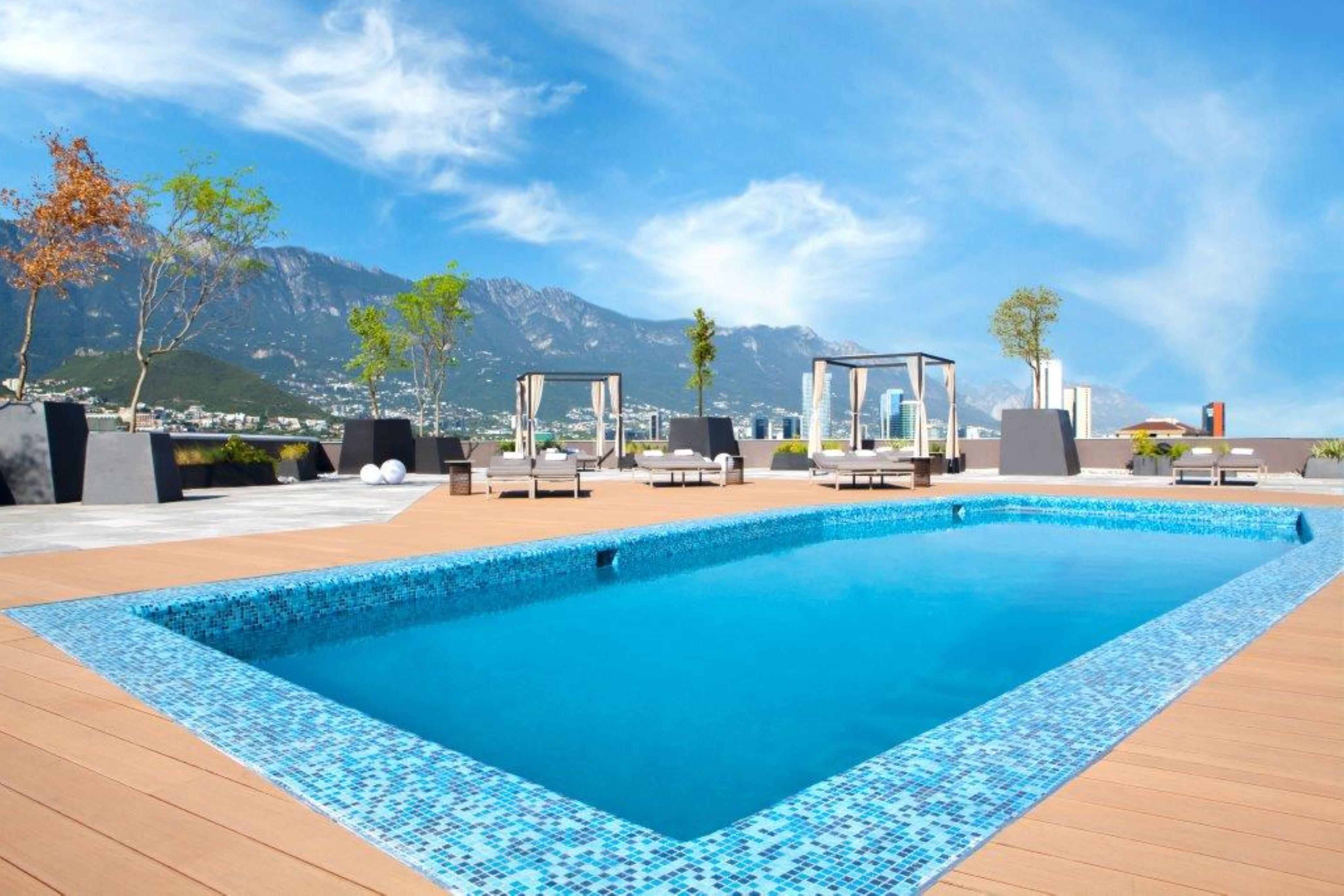 Hotel Camino Real Fashion Drive Monterrey à San Pedro Garza Garcia Extérieur photo Rooftop pool at the hotel