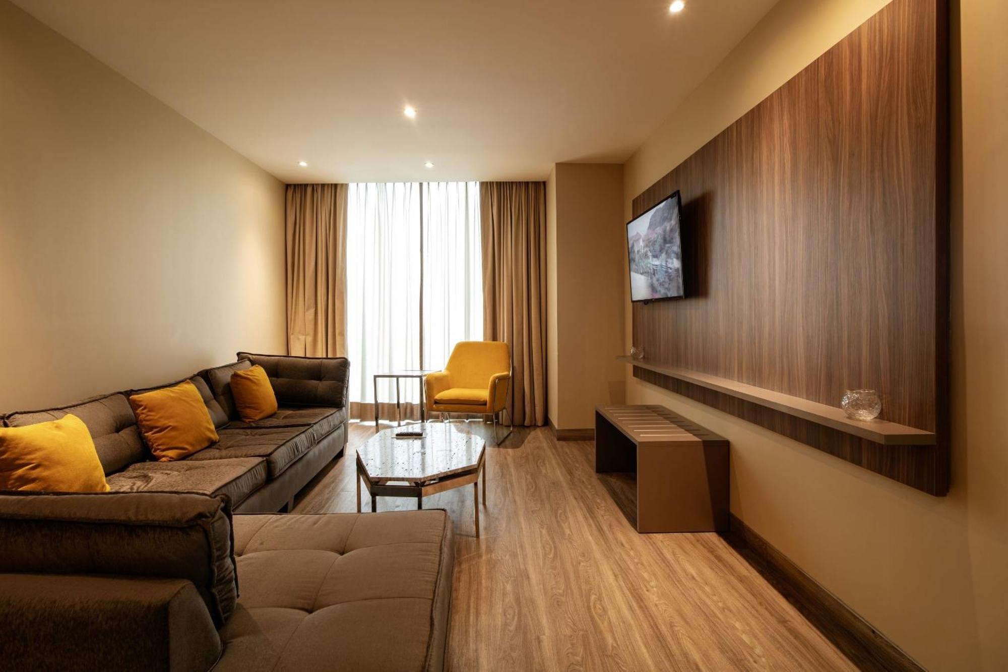 Hotel Camino Real Fashion Drive Monterrey à San Pedro Garza Garcia Extérieur photo Living room of a suite