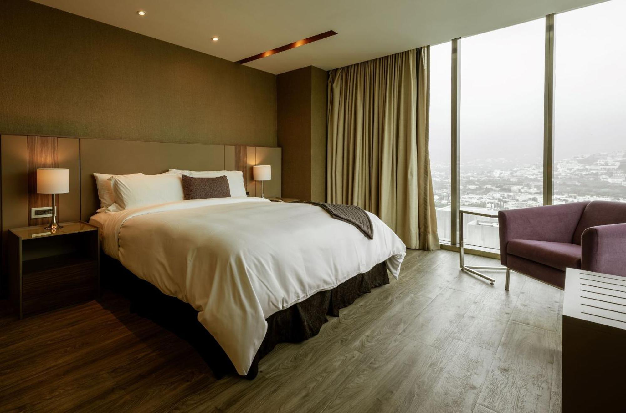 Hotel Camino Real Fashion Drive Monterrey à San Pedro Garza Garcia Extérieur photo A bedroom at the hotel