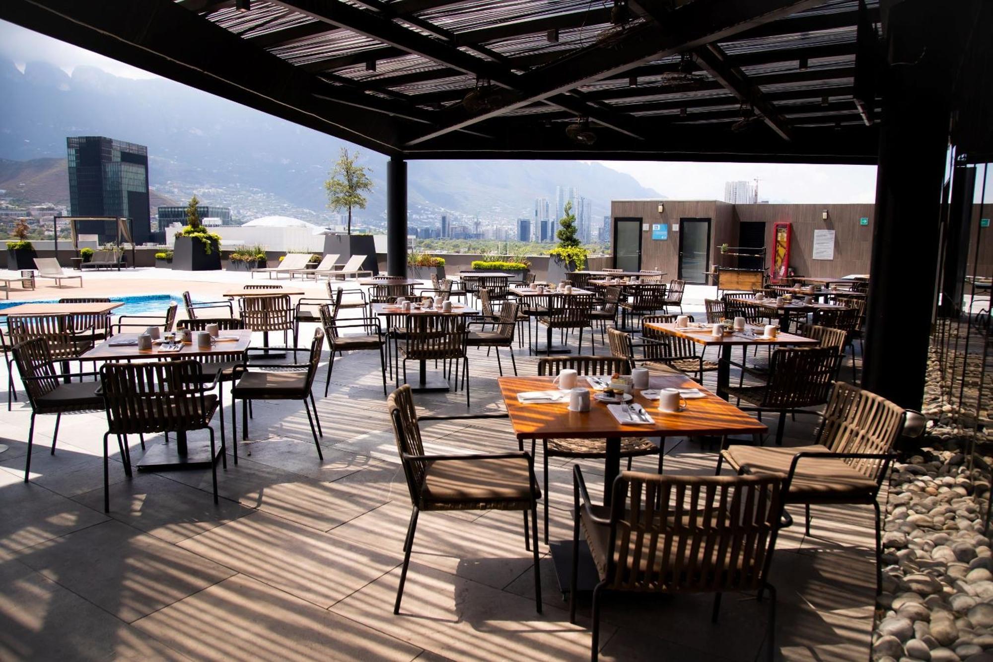 Hotel Camino Real Fashion Drive Monterrey à San Pedro Garza Garcia Extérieur photo Rooftop restaurant