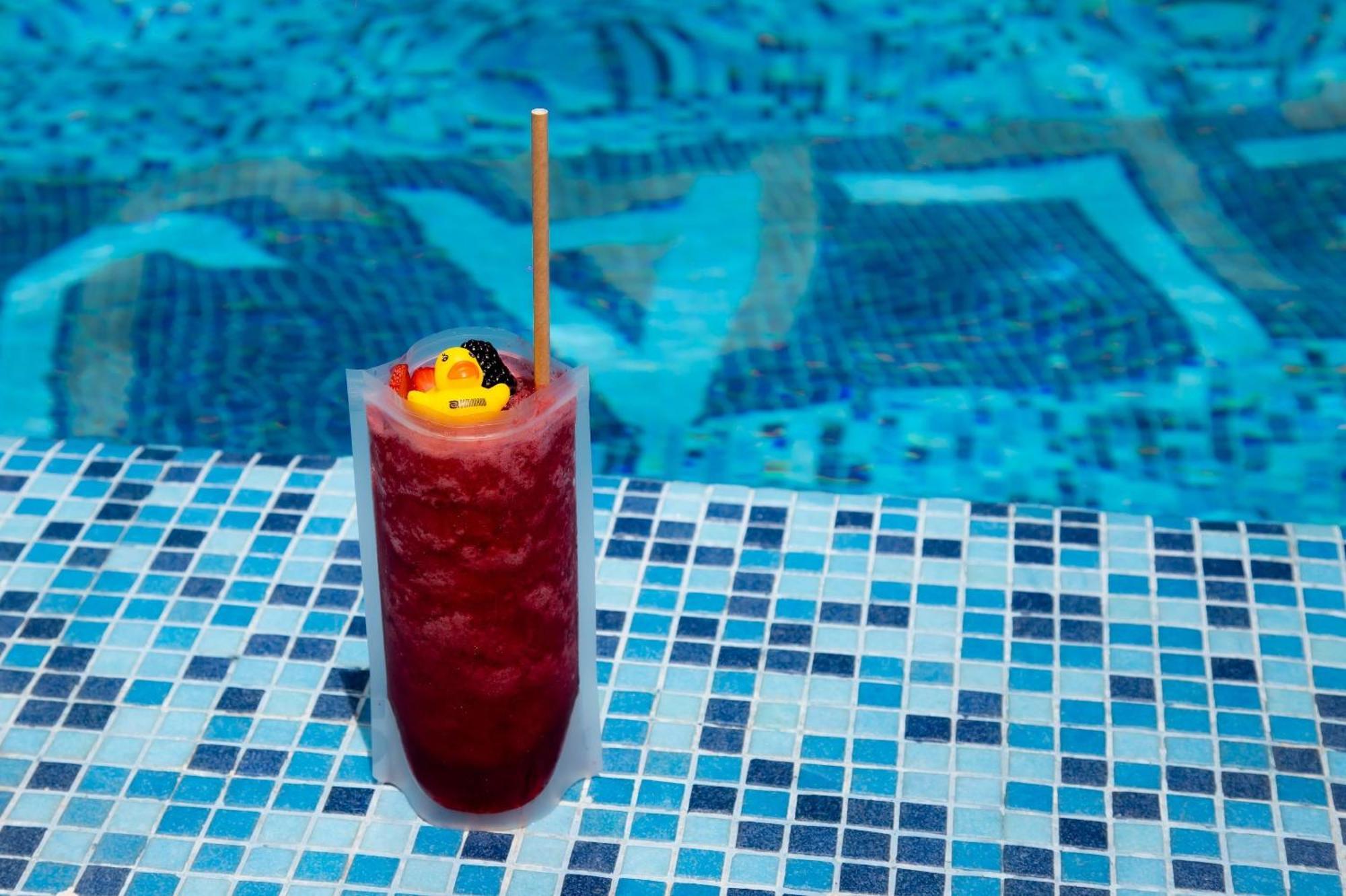 Hotel Camino Real Fashion Drive Monterrey à San Pedro Garza Garcia Extérieur photo A frozen strawberry margarita