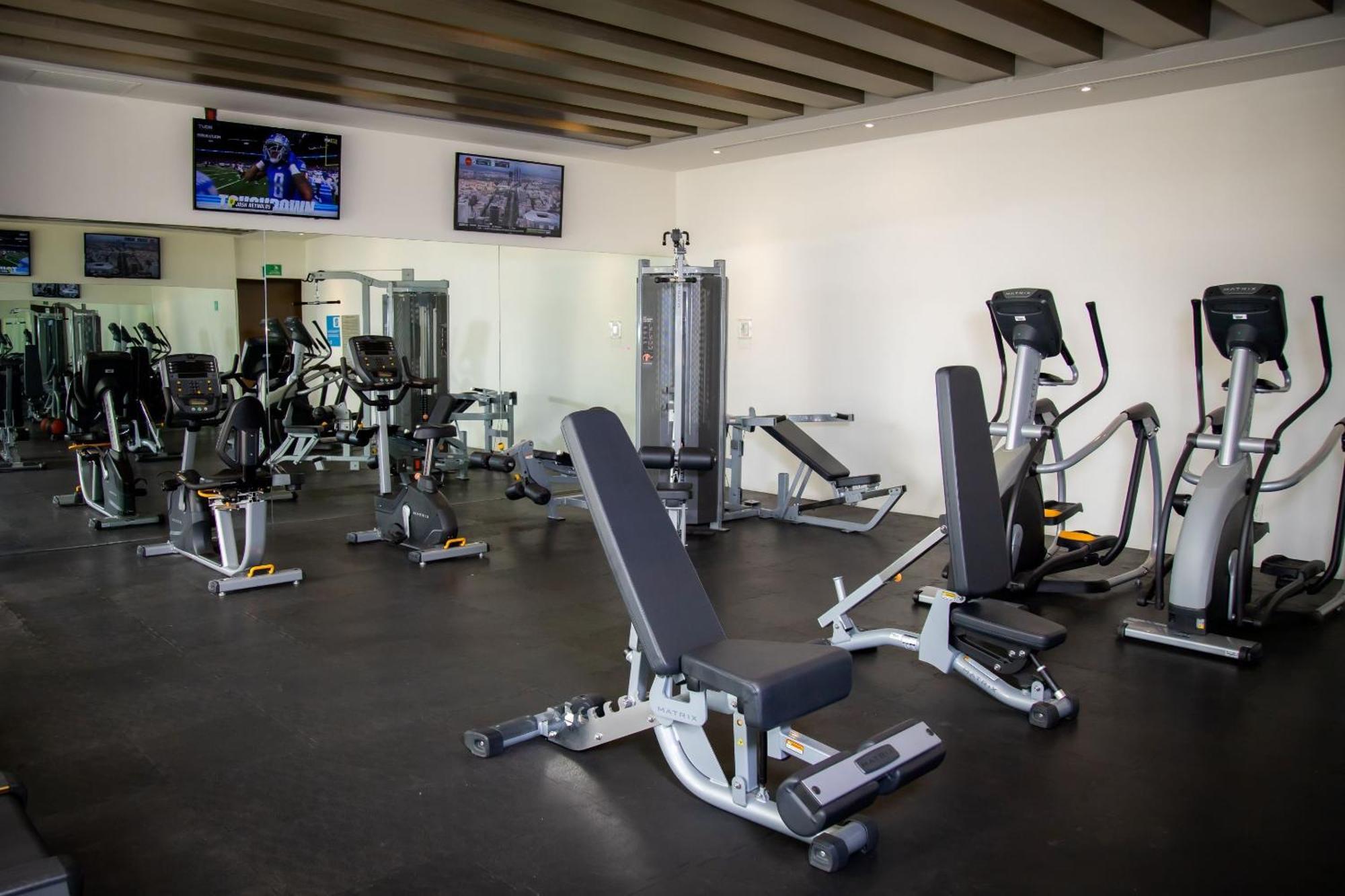 Hotel Camino Real Fashion Drive Monterrey à San Pedro Garza Garcia Extérieur photo A gym at a hotel