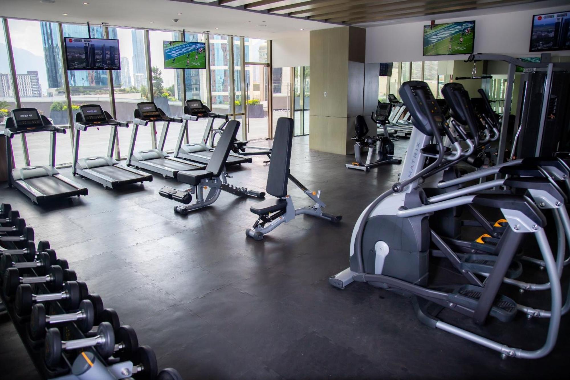 Hotel Camino Real Fashion Drive Monterrey à San Pedro Garza Garcia Extérieur photo A gym in a hotel